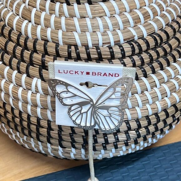 NWT Lucky Brand Silver Butterfly Stud Earrings #LBER2 - Picture 1 of 7